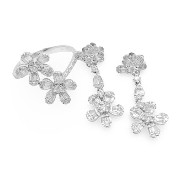 NEW Twin Floral Diamond Set 14kt For Sale