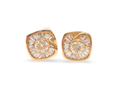 NEW Round Spiral Baguette Diamond Earrings 18kt For Sale