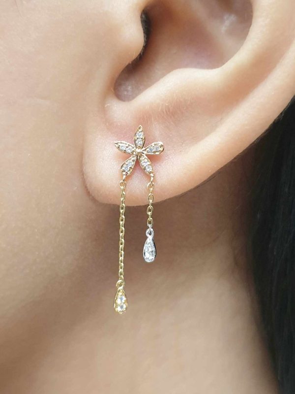 #LVNA2024 | Flower Drop Pear Dangling Diamond Earrings 18kt Sale