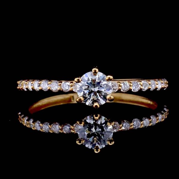 GIA Certified | 0.54cts M VVS1 Round Brilliant Diamond Engagement Ring 14kt For Sale